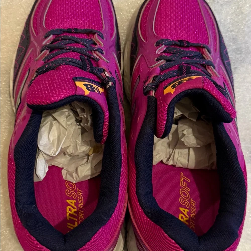 New Balance Women's Magenta Athletic TechRide Running Shoes NWOT